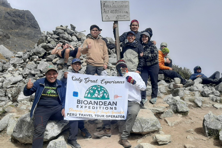 Cusco: Humantay Lagoon Hike with Luxury Domes with Alpacas