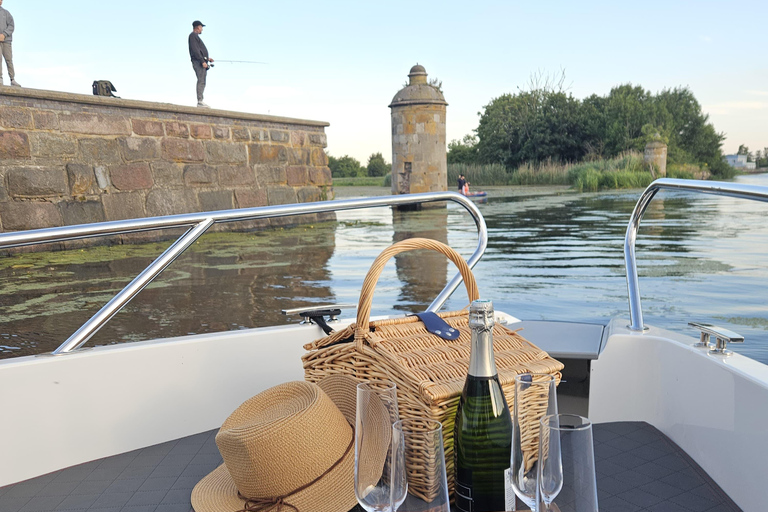 Sunset Cruise with Wine/Prosecco | Gdańsk Motława