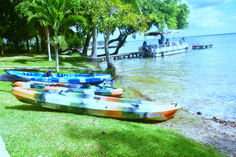 Mahahual: Chacchoben Mayan Ruins and Seven Color Lagoon Trip