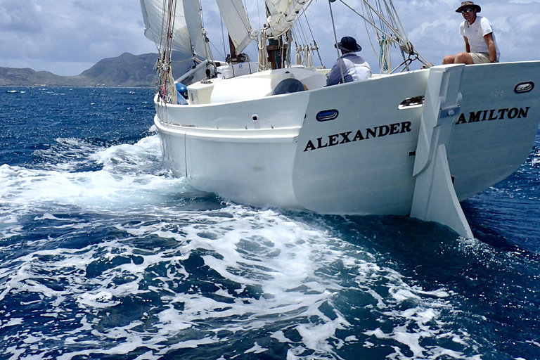 St. Kitts i Nevis: Schooner Alexander Hamilton Sailing ...