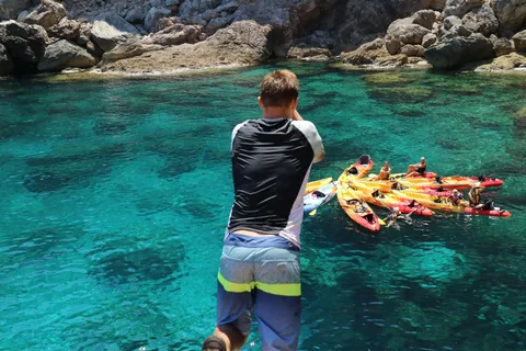 Pollença : Kayak et coasteering Saut de falaise