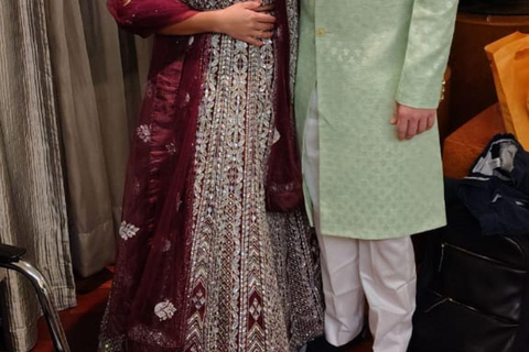 Wedding Wear & Bollywood Glam Shopping Tour (Women-Led Tour) Wedding Wear & Bollywood Glam Shopping Tour (Half-Day Tour)