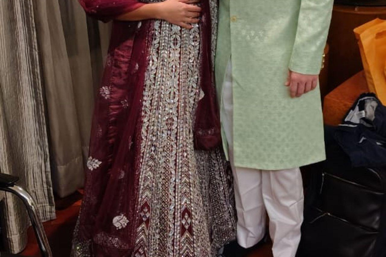 Wedding Wear & Bollywood Glam Shopping Tour (Women-Led Tour) Wedding Wear & Bollywood Glam Shopping Tour (Half-Day Tour)