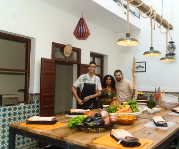 Aula de culinária marroquina com um chef local em Marraquexe
