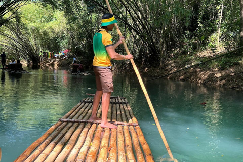 Martha Brae Rivier Rafting Privétour met VervoerVan Montego Bay