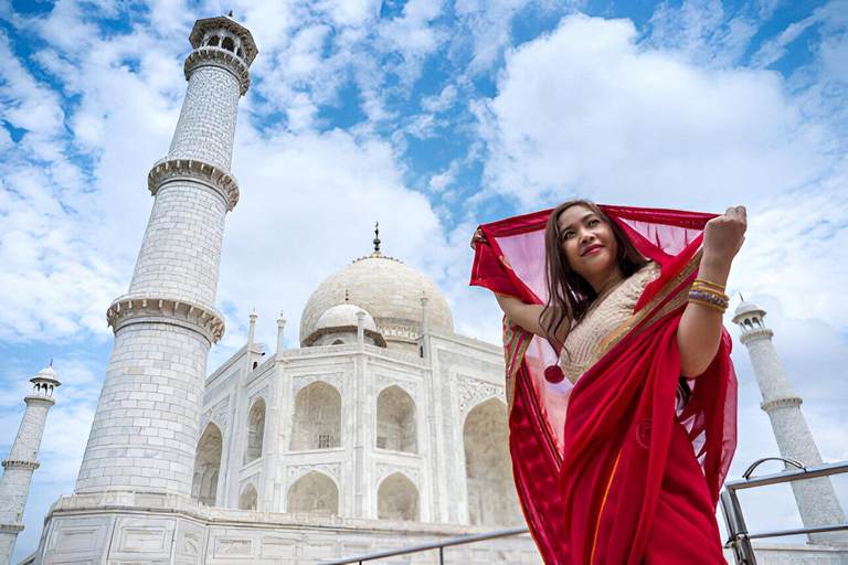Agra: Taj Mahal Guided Tour with Photography & Saree Rental Guided Taj Mahal Visit – No Tickets, No Traditional Attire