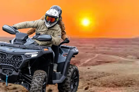 Marrakech: Quad nel deserto di Agafay, giro in cammello e cena