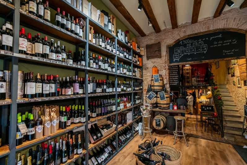 Barcelona El Born/Gothic Quarter Wine and Tapas Bar Tour GetYourGuide