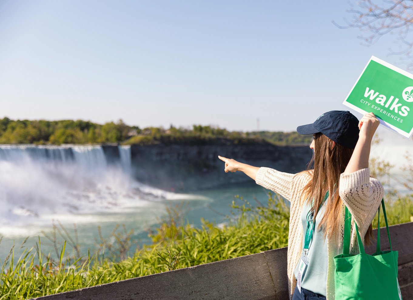 Niagara Falls: Bådtur og rejse bag vandfaldene