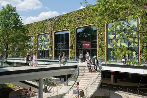 Från Paris: McArthurGlen Center & Monets hus i Giverny