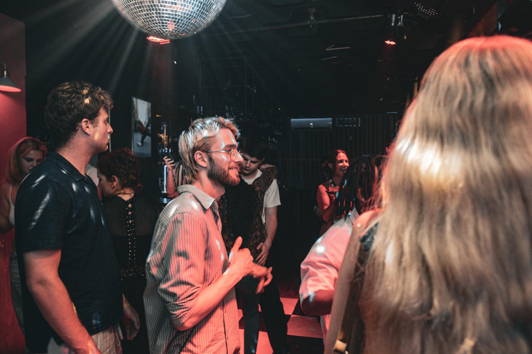 Tirana: Pub Crawl with 1 hour of Unlimited Drinks