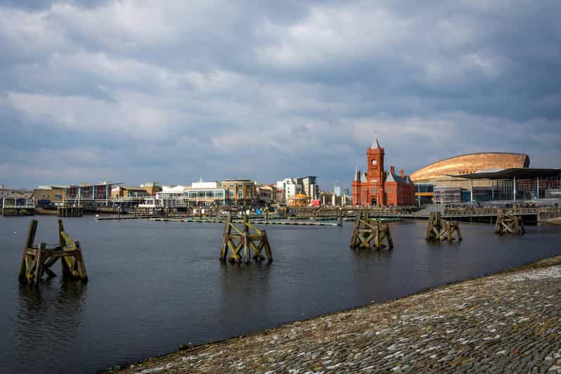 Cardiff: 7-Day Private Voyage of Wales with Driver
