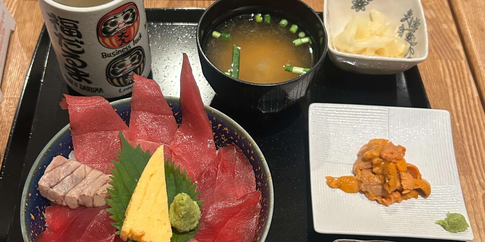 Tokyo tuna auction tour — Toyosu bluefin auction, hand signals, Sushi Dai breakfast — image 3