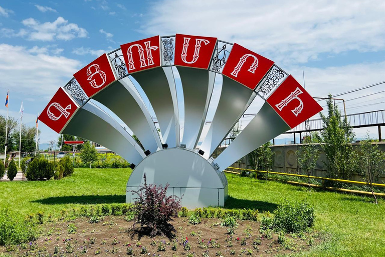 From Yerevan: Gyumri Day Trip with Black Fortress