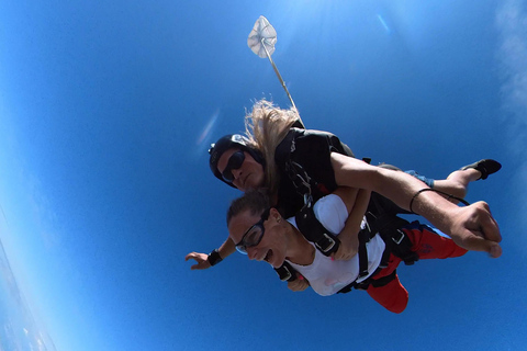 Tandem Skydiving, Budapest-Székesfehérvár