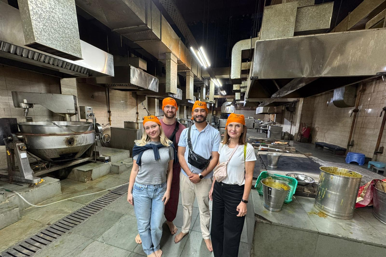 جولة دلهي الليلية – تجربة مسائية لمدة 4 ساعاتجولة ليلية في دلهي – تجربة مسائية لمدة 4 ساعات