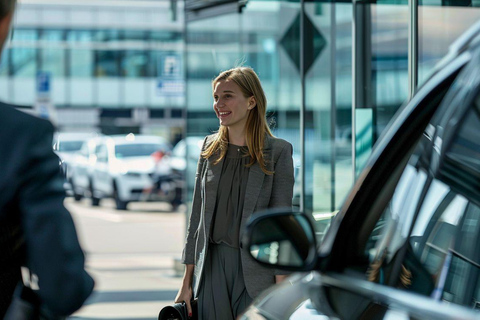 Munich: Elegant & Reliable Airport Transfer