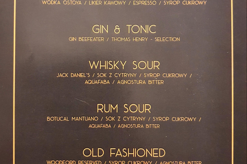 Krakow: Reservation at a Hidden Rooftop Bar with 1 Cocktail