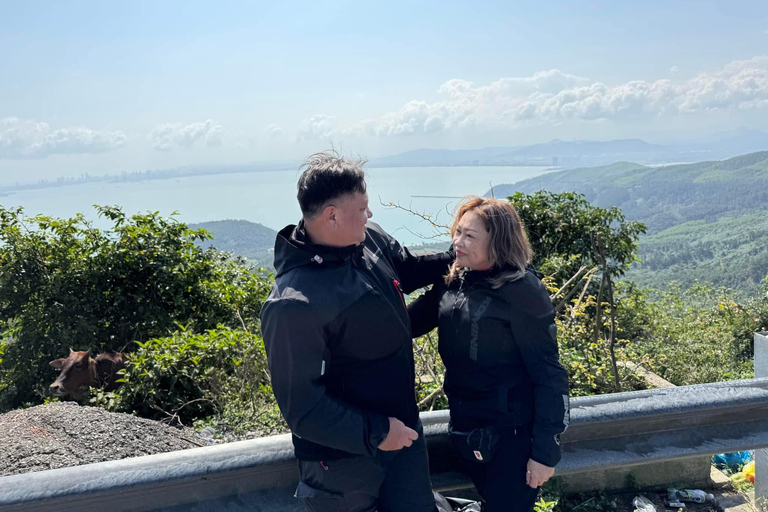 Tour della città di Da Nang: Son Tra, Passo di Hai Van, Ponte del DragoTour in auto privata