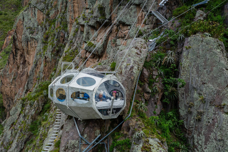 Cusco: Nacht in Skylodge + Via ferrata en zipline