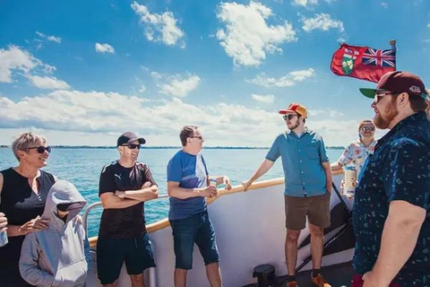 Port Dalhousie: Afternoon Cruise on Lake Ontario with Bar
