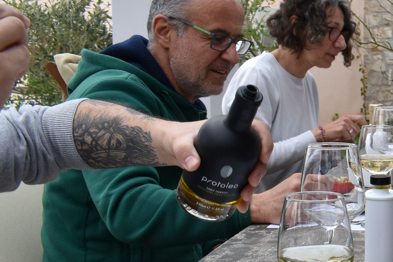 Messénie : L&#039;expérience de l&#039;huile d&#039;olive - Visite complète, accords mets et vins, dîner