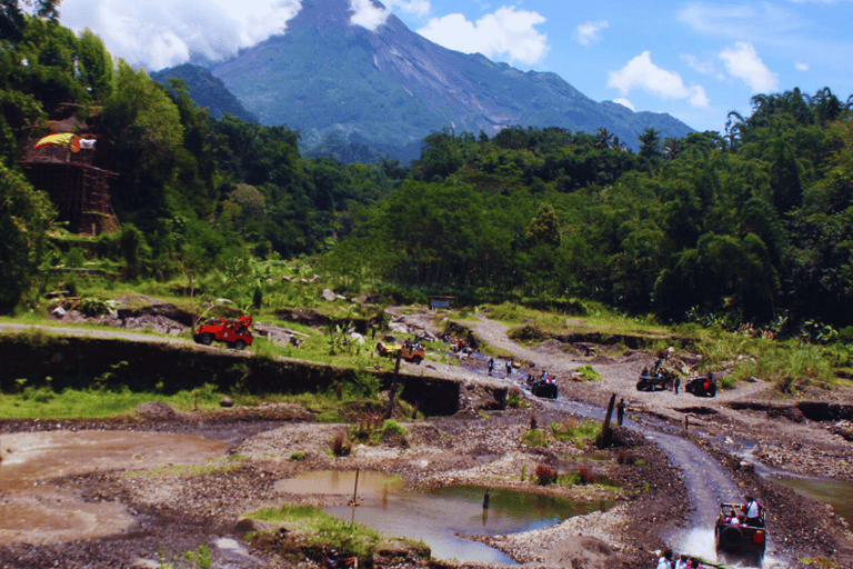 Yogyakarta : safari guidé en Jeep au mont Merapi avec prise en chargeYogyakarta : safari guidé en jeep au mont Merapi avec prise en charge