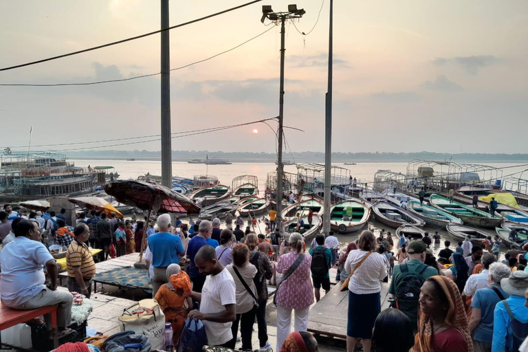 Varanasi: Fragrance, Essential Oil, and Food Walking Tour