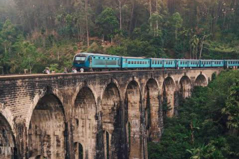 Kandy to Nanuoya Railway Station Drop and Ella Train Journey Kandy to Nanuoya Drop By Tuk & Ella Train Ride (01)