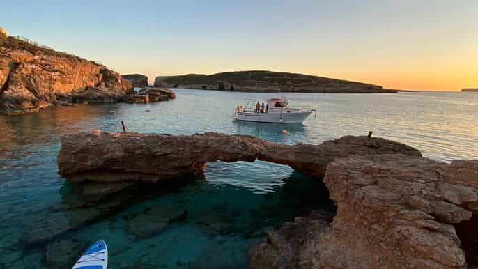 Comino: Pequeno Barco em Gozo, Grutas e Cruzeiro à Blue Lagoon