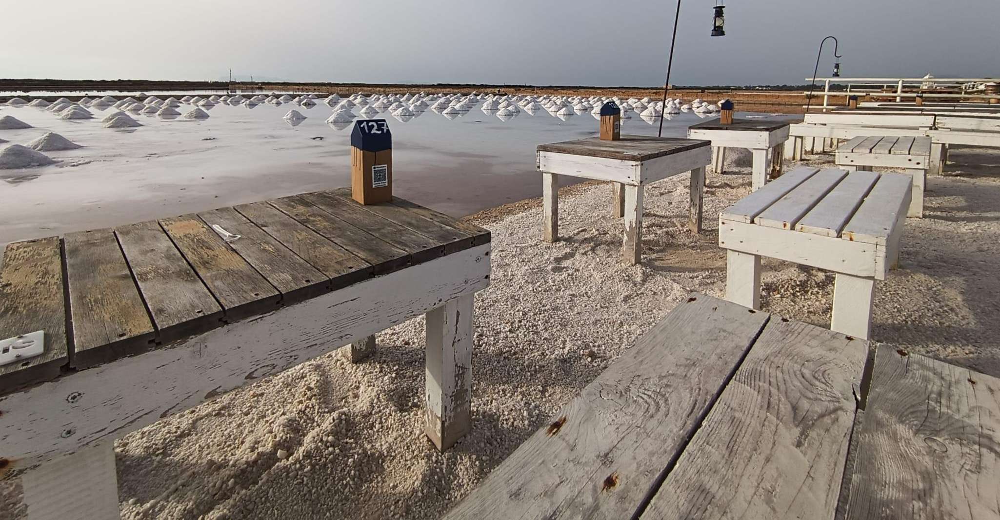 Aperitif in einer alten Wanne Salz in Marsala - Hizvo