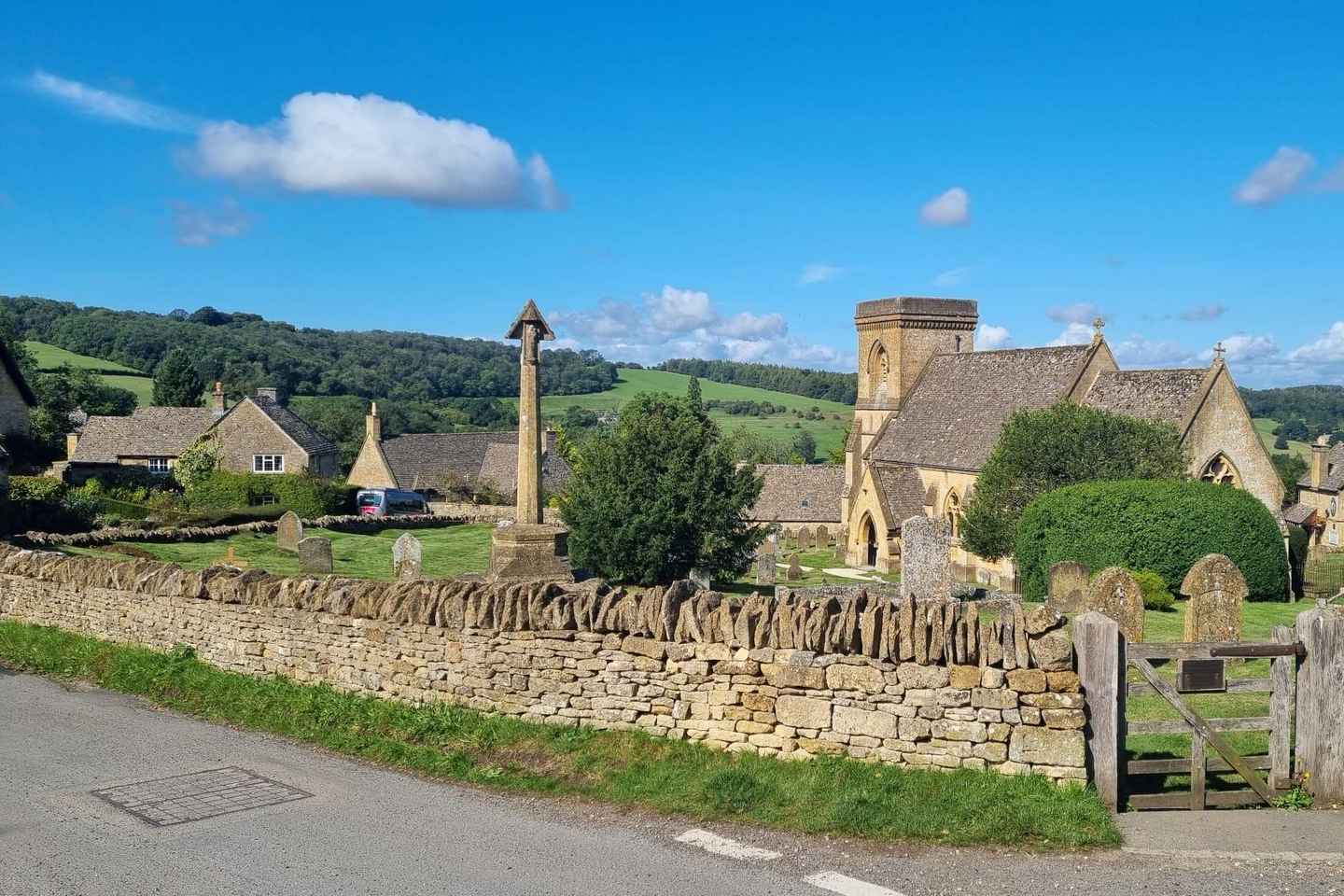 London: Top 7 Cotswolds Stops plus Shakespeare's Stratford