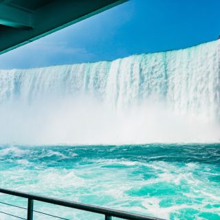 Niagara Falls, USA: American Tour & Maid of The Mist