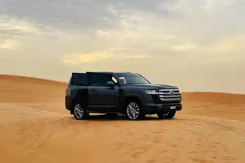Doha: Safari nel deserto, giro in cammello, corsa sulle dune in 4x4 e mare interno