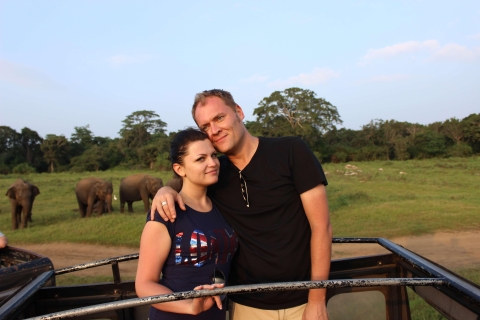 Negombo naar: Sigiriya, Dambulla & Minneriya Park Safari TourNegombo: Minneriya / Kaudulla Nationaal Park Jeepsafari reis