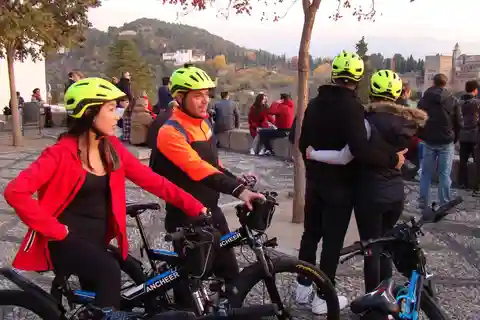 Ruta en Bicicleta Eléctrica por los Encantos del Sacromonte