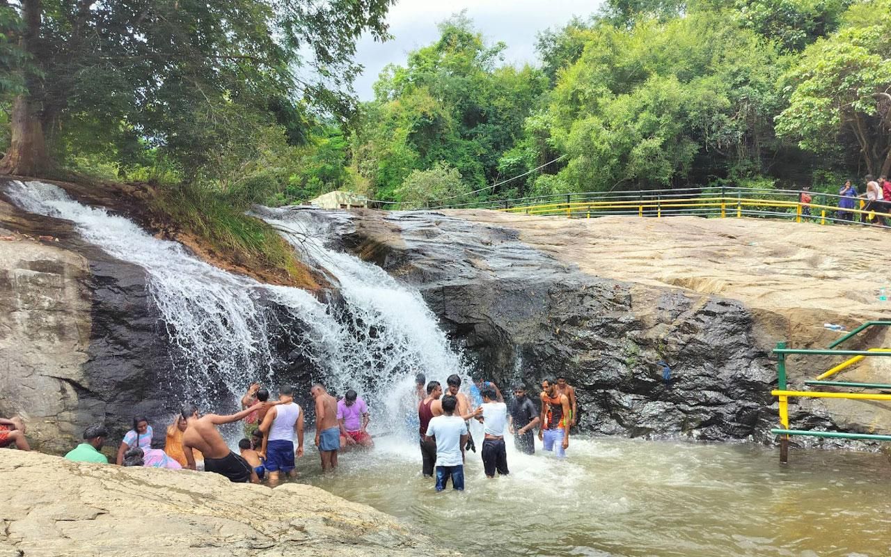 Von Madurai aus: Ganztagestour zu den Kumbakarai-Wasserfällen und nach Kodaikanal