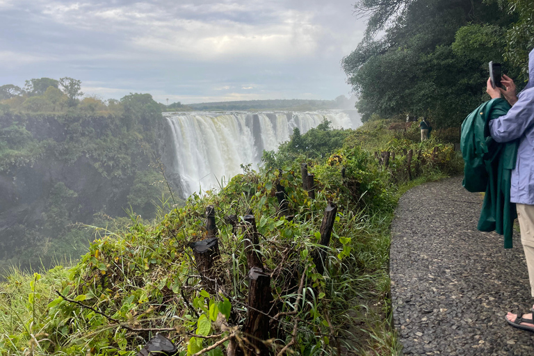 Cataratas Vitória; Cataratas Vitória e Aldeia Tour Privado