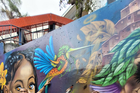 Guided visit to Comuna 13 Guided tour of Comuna 13