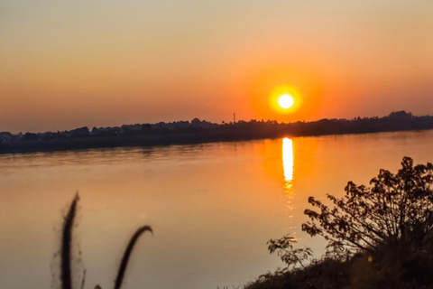 Luang Prabang: Evening tuk-Tuk food tour Mekong Sunset view