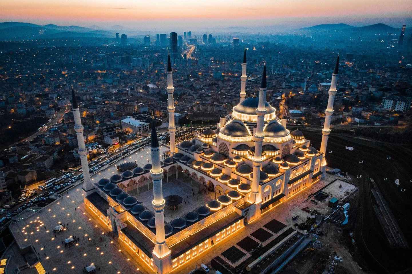 Turkish Cuisine Food and Drink Tour in Istanbul