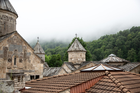 Dagtrip naar het Sevanmeer, Dilijan: Haghartsin, Parzmeer