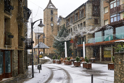 Discover Andorra: Nature and Shopping from Barcelona Guided tour in Spanish and Shopping