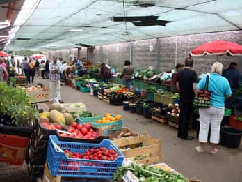 Santo da Serra: Views and Markets Morning