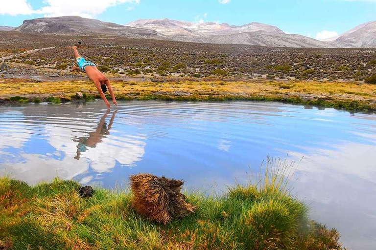 Excursión a las lagunas de Salinas y Yanaorco + baños termales de Lojen