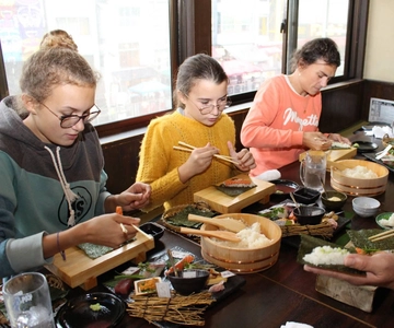 Osaka Dotonbori: Hand Roll Sushi Experience
