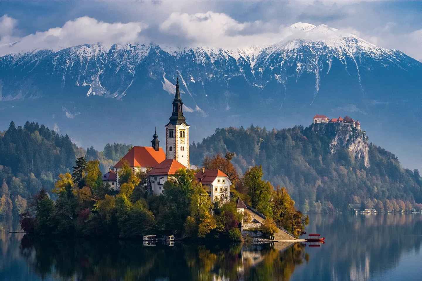 Bled: Lake Bled Guided Walking Tour with Cream Cake