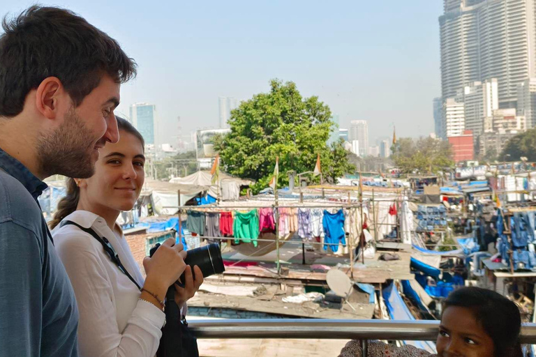 Mumbai: Passeio turístico particular e visita a um bairro de lata com um habitante local