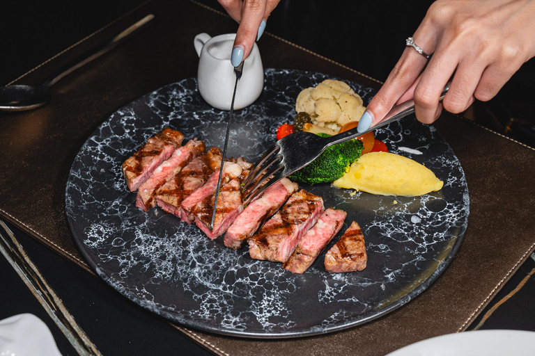 Bangkok: Cielo Sky Bar & Restaurant Rooftop Sharing Set for 2 People