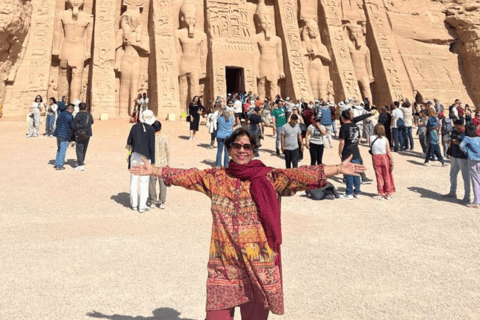 Luxor: Abu Simbel Private Day Tour With Lunch and Tickets